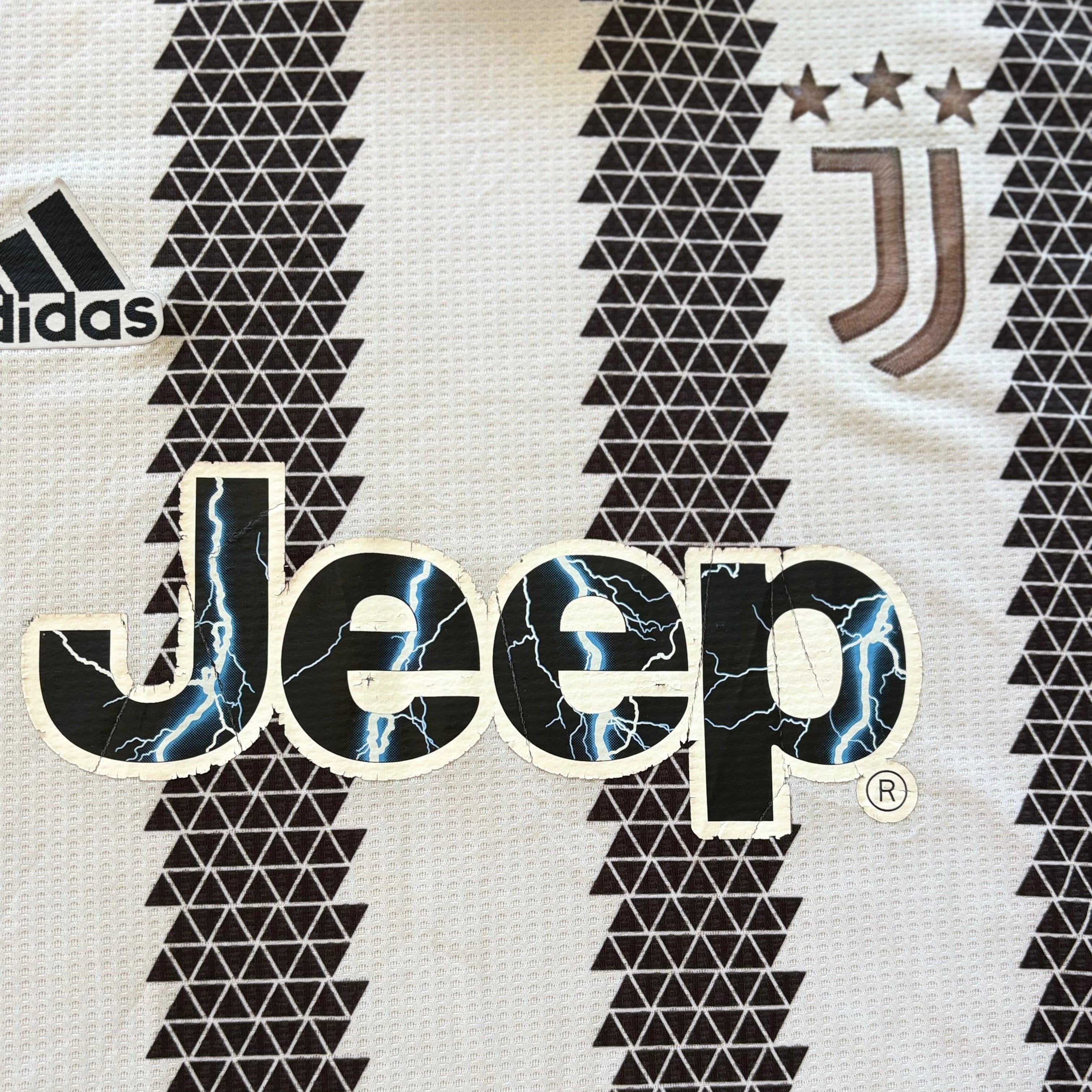 Juventus 2022 Home Shirt (Medium)