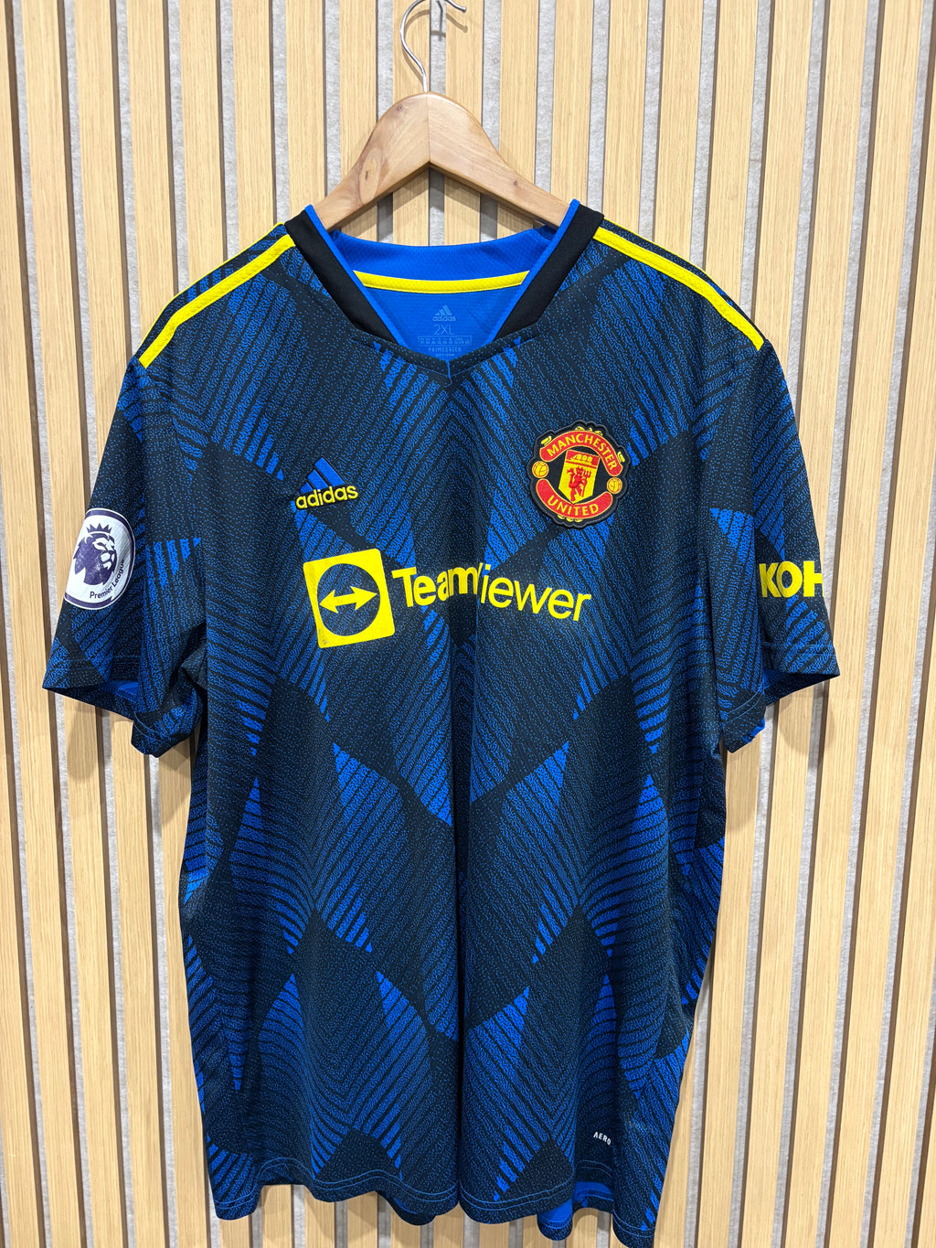 Manchester United 2021-22 Third Shirt Mata 8