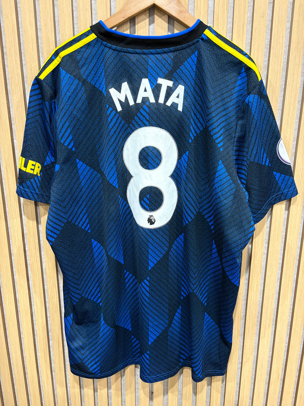 Manchester United 2021-22 Third Shirt Mata 8