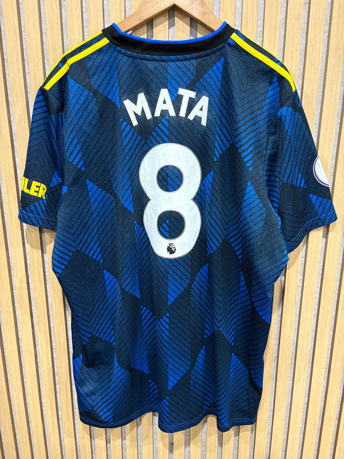 Manchester United 2021-22 Third Shirt Mata 8