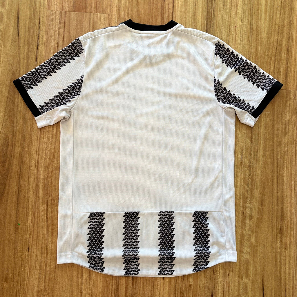 Juventus 2022 Home Shirt (Medium)
