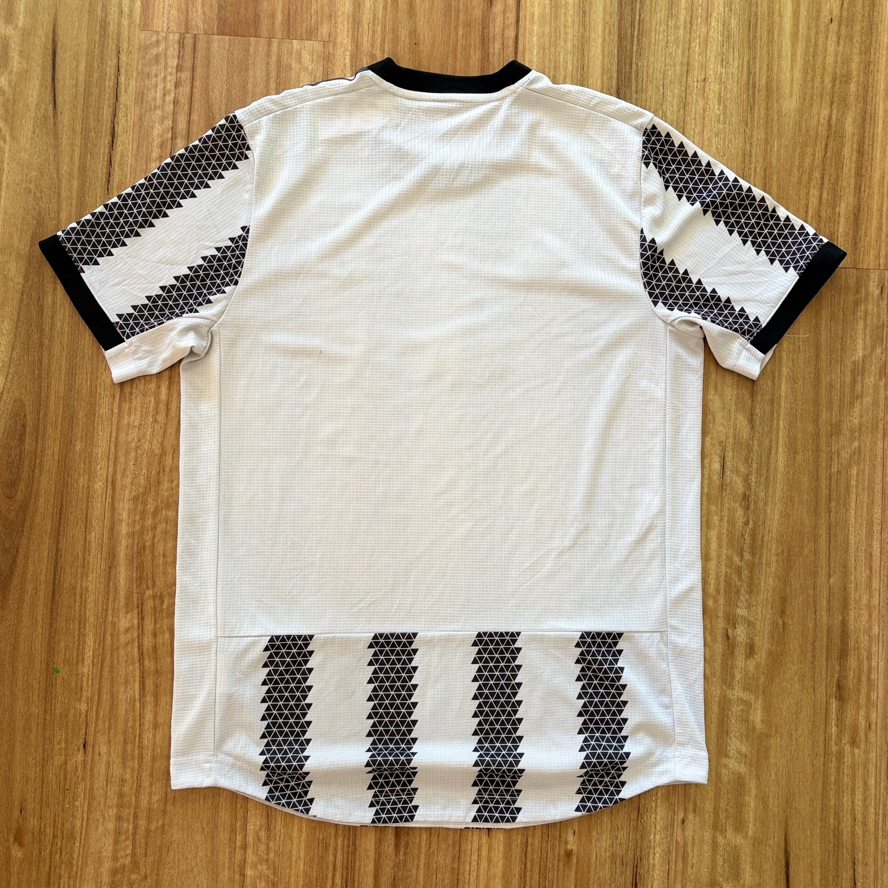 Juventus 2022 Home Shirt (Medium)