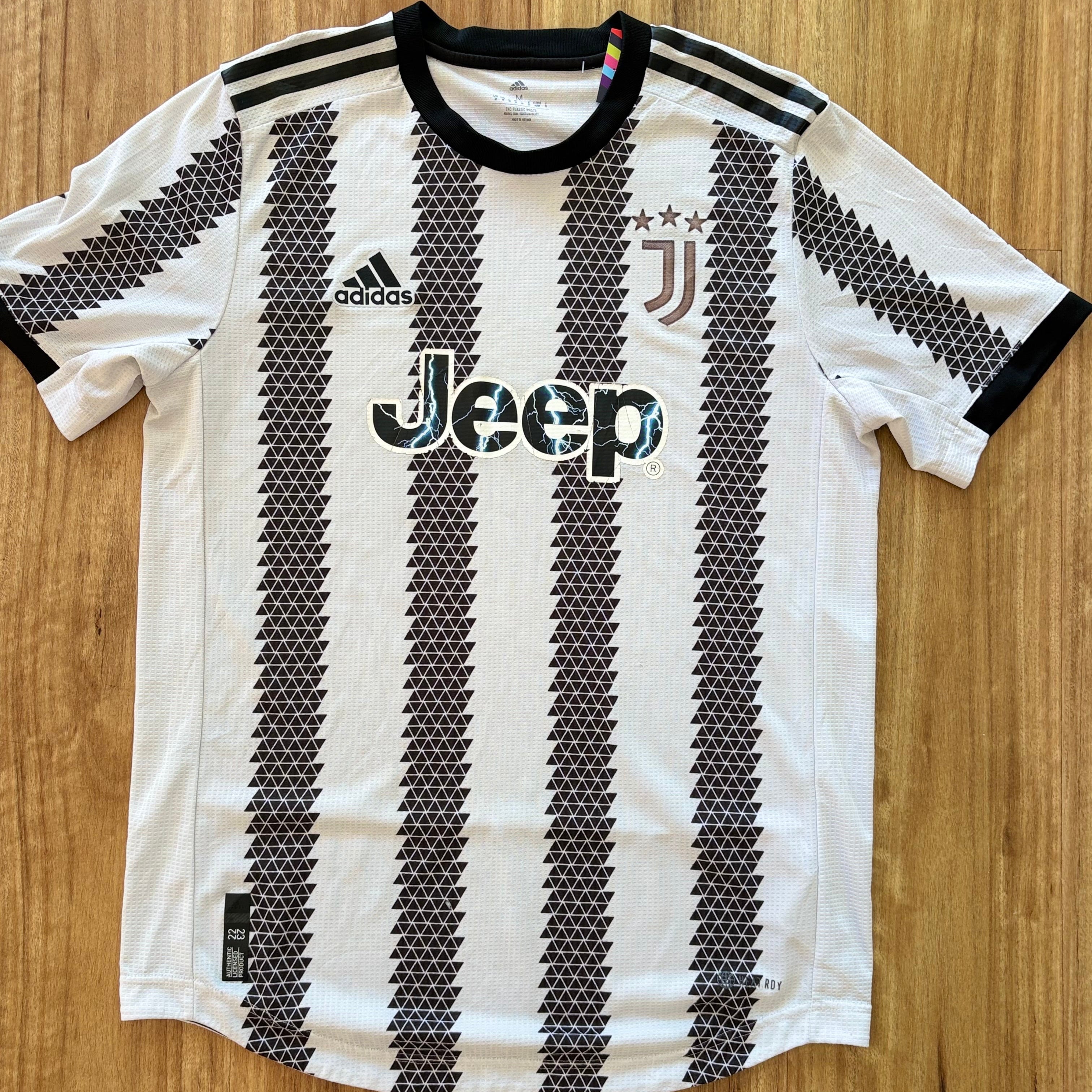 Juventus 2022 Home Shirt (Medium)