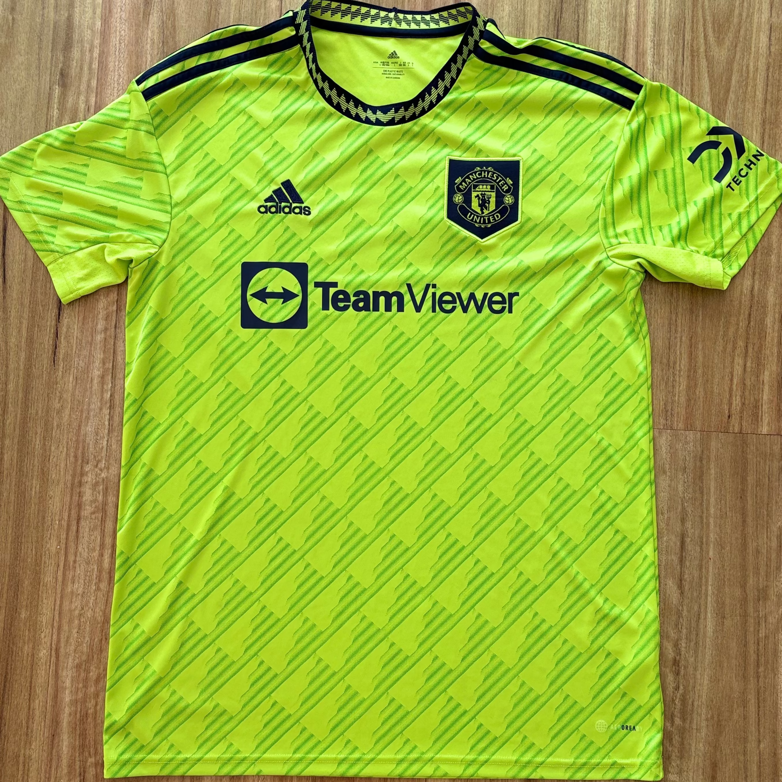 Manchester United 2022-23 Third Shirt (Large)