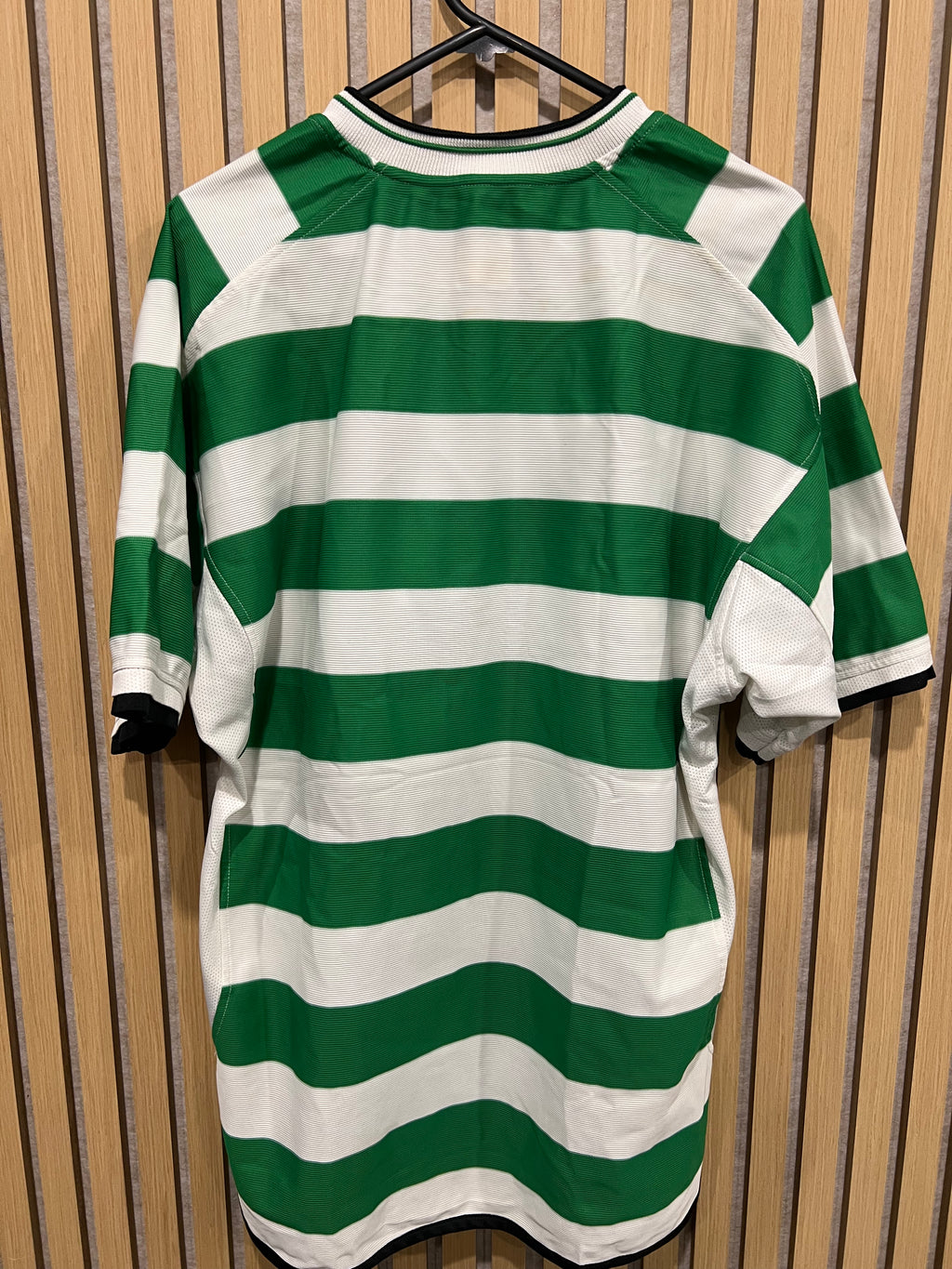 Celtic 2001 Home Shirt (Large)